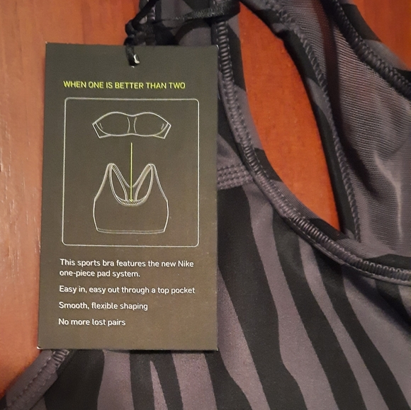 Nike Dri-Fit Swoosh Icon Clash Med-Sup Sports Bra - Picture 5 of 5